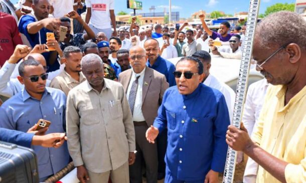 Kamil Idris, Sudanese PM, speaks during a visit to a fuel station in Khartoum on Sept 30, 2026